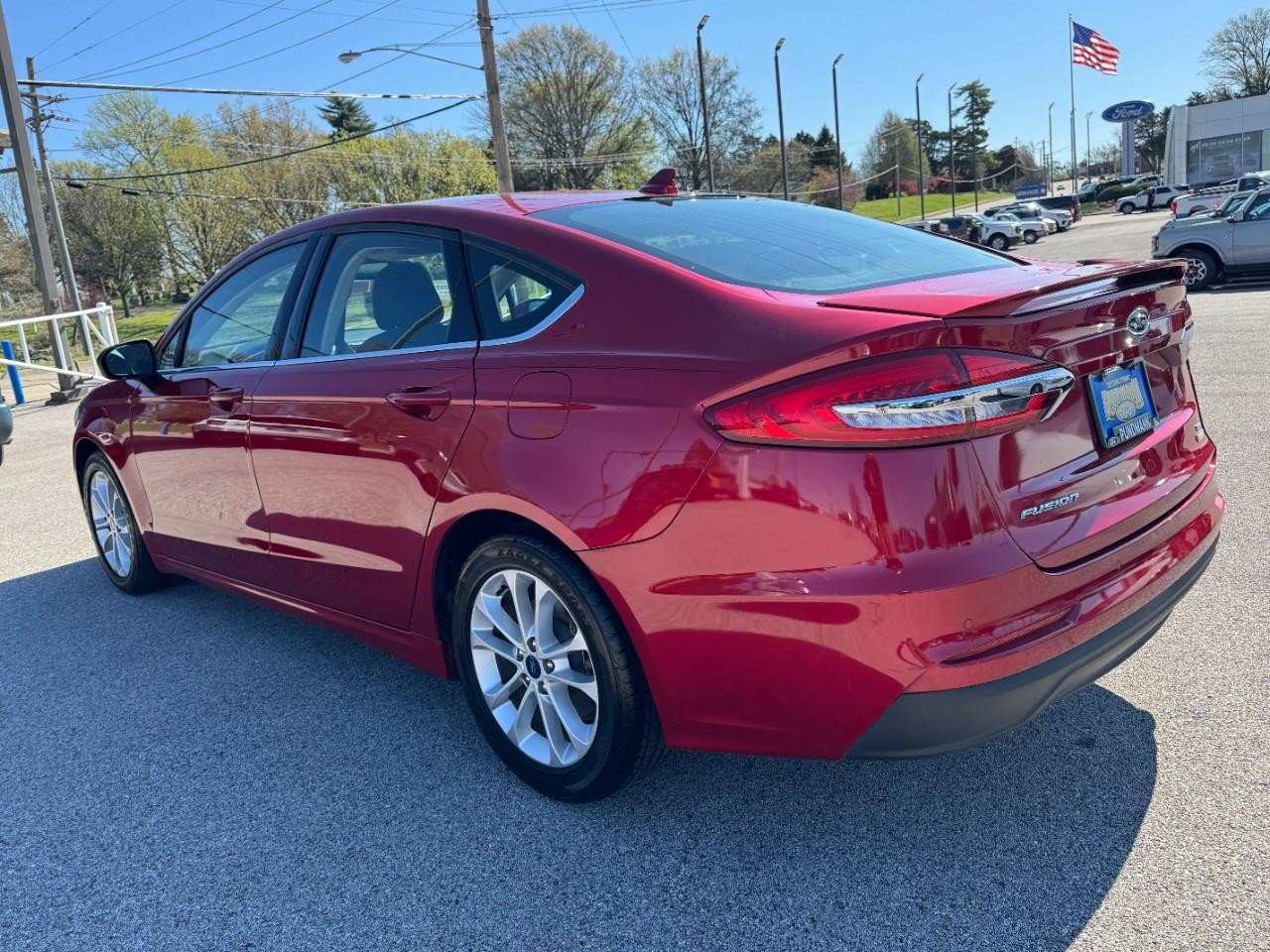 Used 2020 Ford Fusion SE image 5
