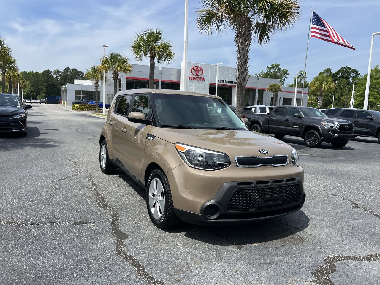 Used 2014 Kia Soul FWD image 2