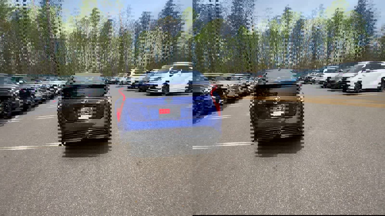 Used 2018 Toyota Prius Three Touring w/ Appearance Package FWD image 11