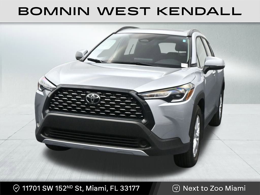 Used 2024 Toyota Corolla Cross LE image 8