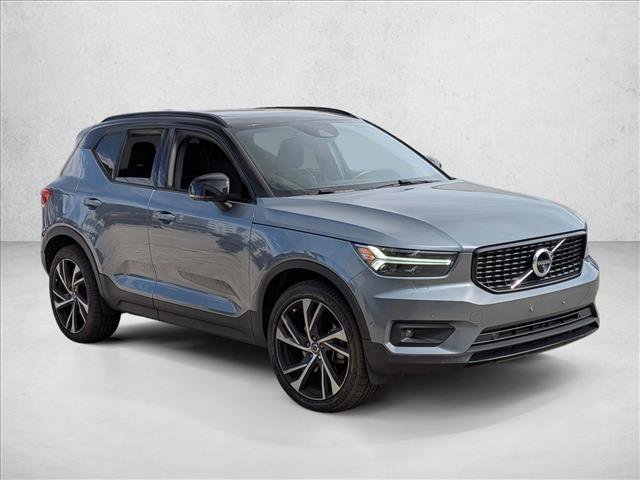 Used 2019 Volvo XC40 T5 R-Design image 3