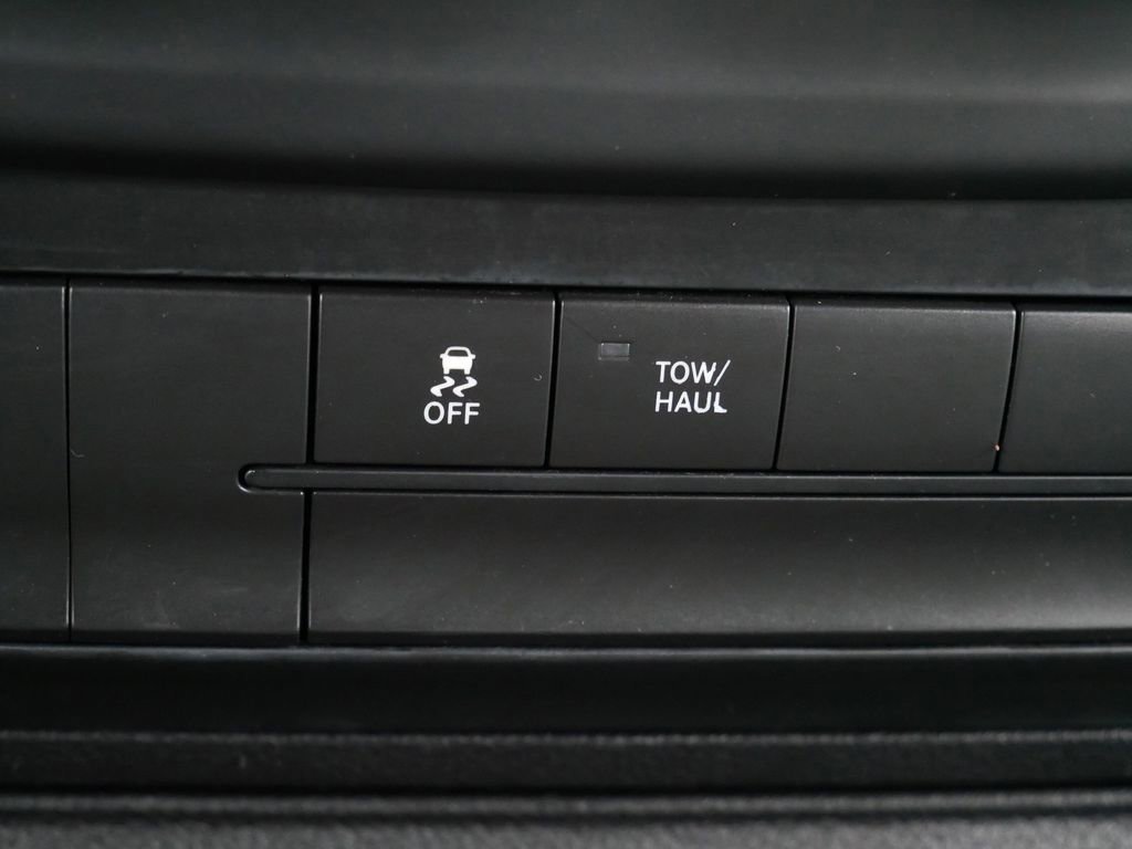 Used 2017 RAM 1500 Classic SLT AWD/4WD image 25