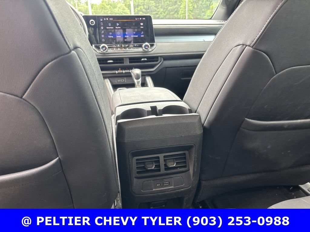 Used 2024 Chevrolet Colorado LT w/ LT Convenience Package III RWD image 21
