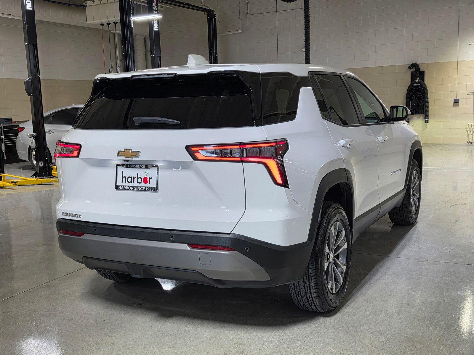 Used 2025 Chevrolet Equinox LT image 7