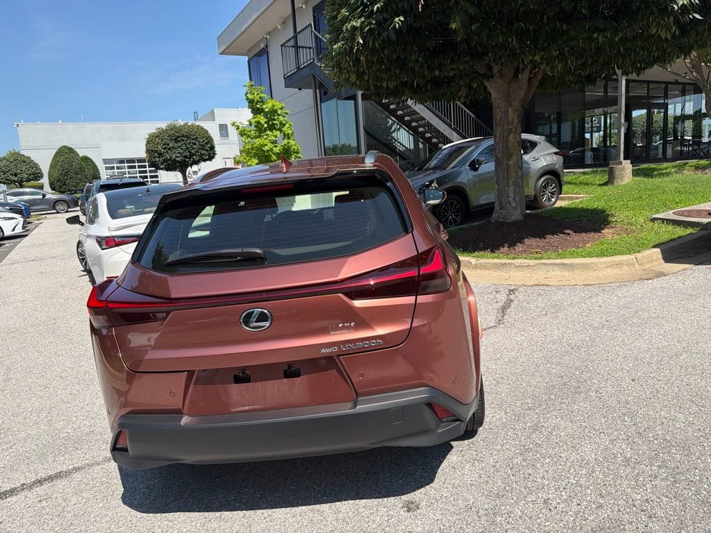 Certified 2025 Lexus UX 300h AWD w/ Accessory Package (Z1) image 20