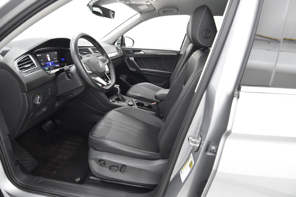 Used 2022 Volkswagen Tiguan SE AWD/4WD image 24