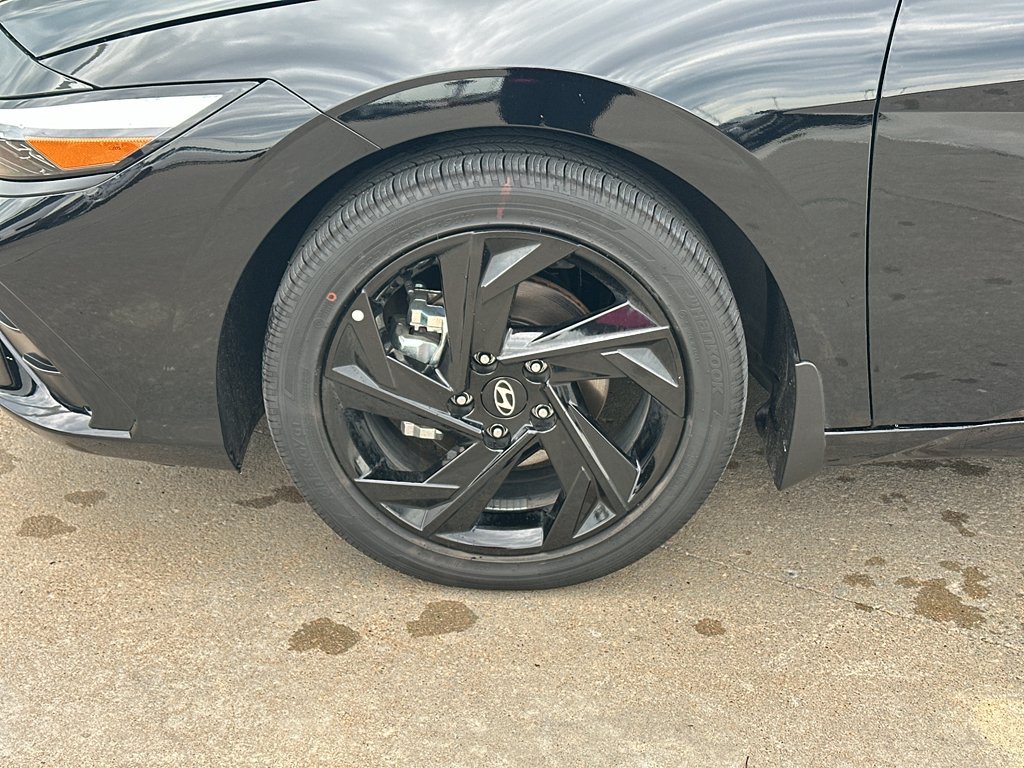 New 2026 Hyundai Elantra SEL Sport Premium FWD image 3