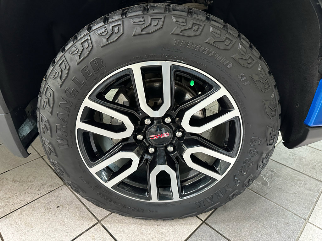 Certified 2023 GMC Sierra 1500 AT4 w/ AT4 Premium Package image 17