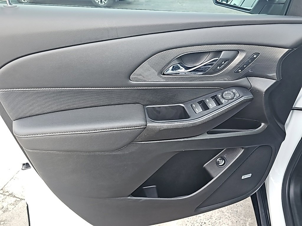 Certified 2023 Chevrolet Traverse Premier w/ Redline Edition image 11