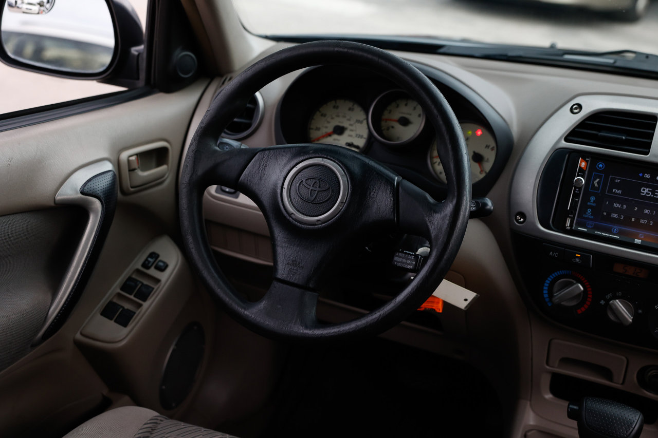 Used 2002 Toyota RAV4 2WD image 24