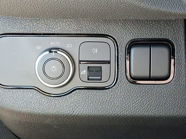 Used 2025 Mercedes-Benz Sprinter 2500 image 19