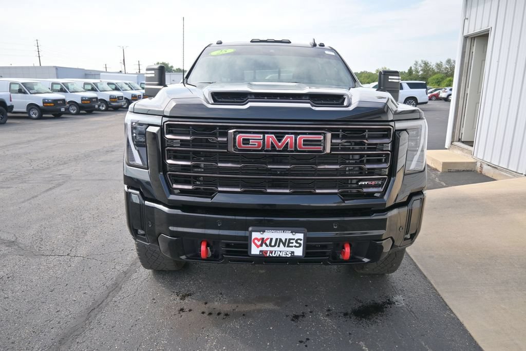 Used 2025 GMC Sierra 2500 AT4X AWD/4WD image 15