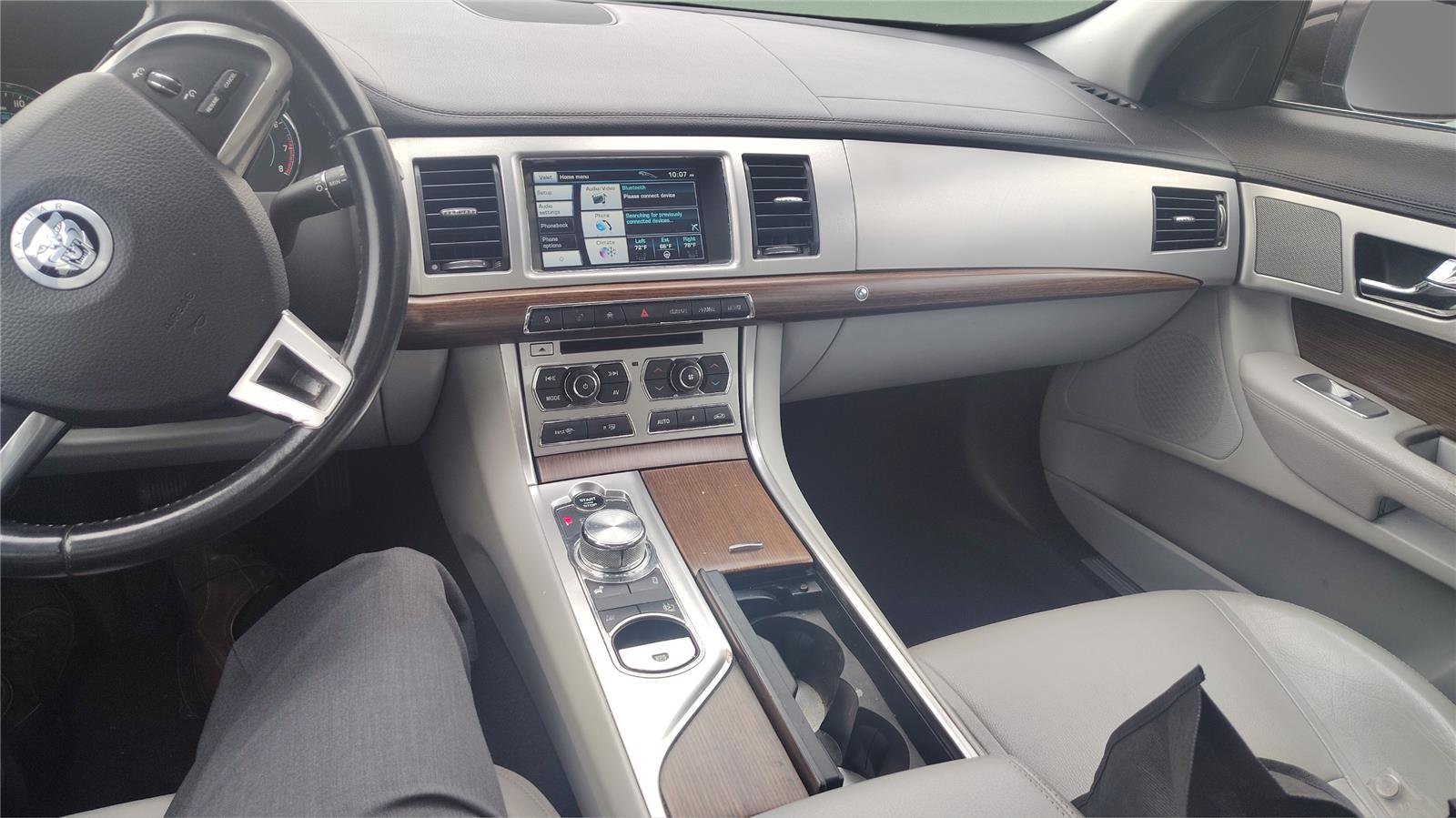 Used 2013 Jaguar XF 3.0 image 9