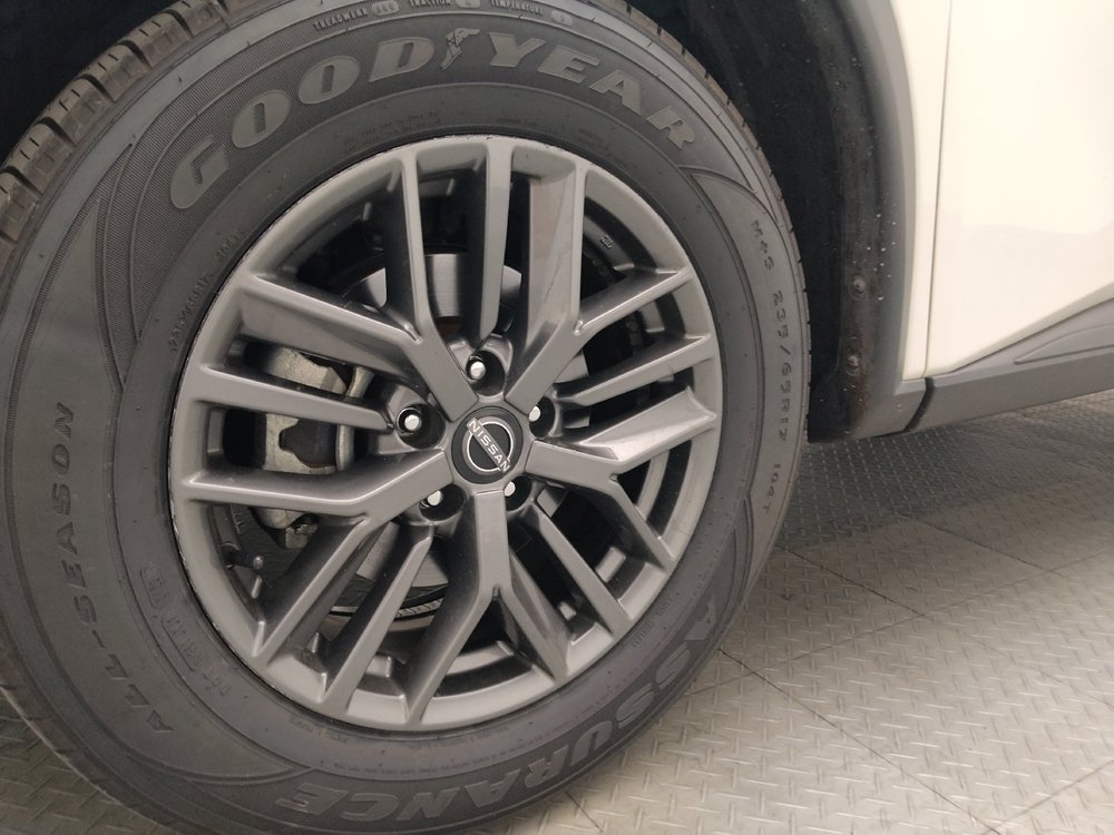 Used 2023 Nissan Rogue S FWD image 31