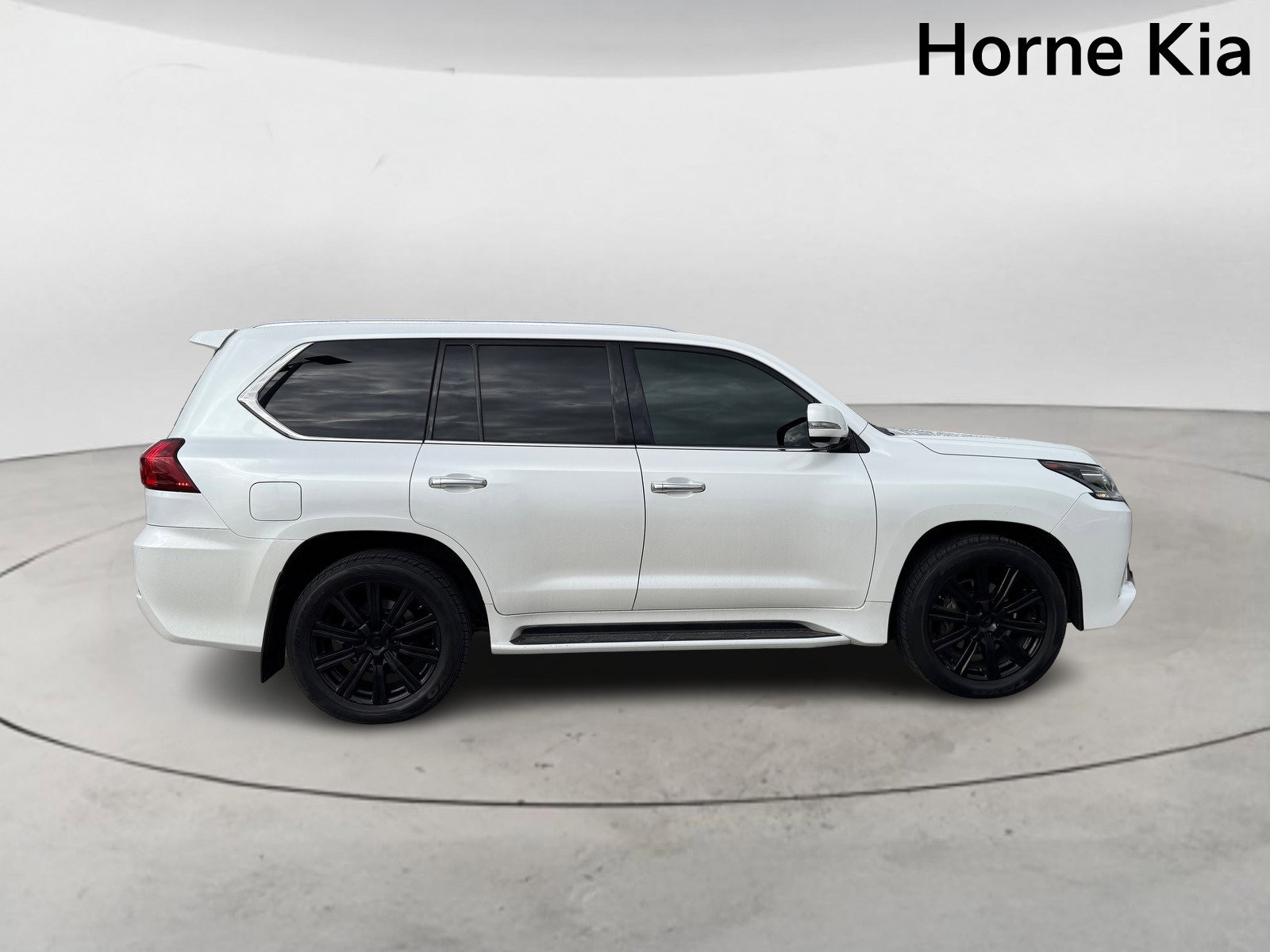 Used 2018 Lexus LX 570 4WD w/ Luxury Package image 3