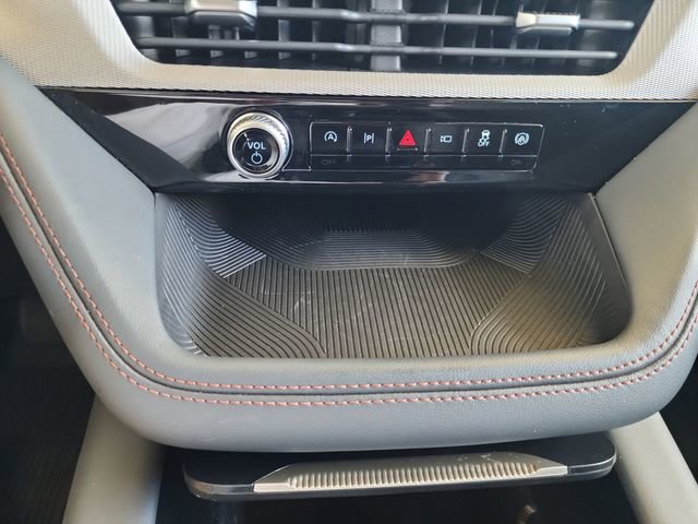 Used 2025 Ford Explorer Active RWD image 19