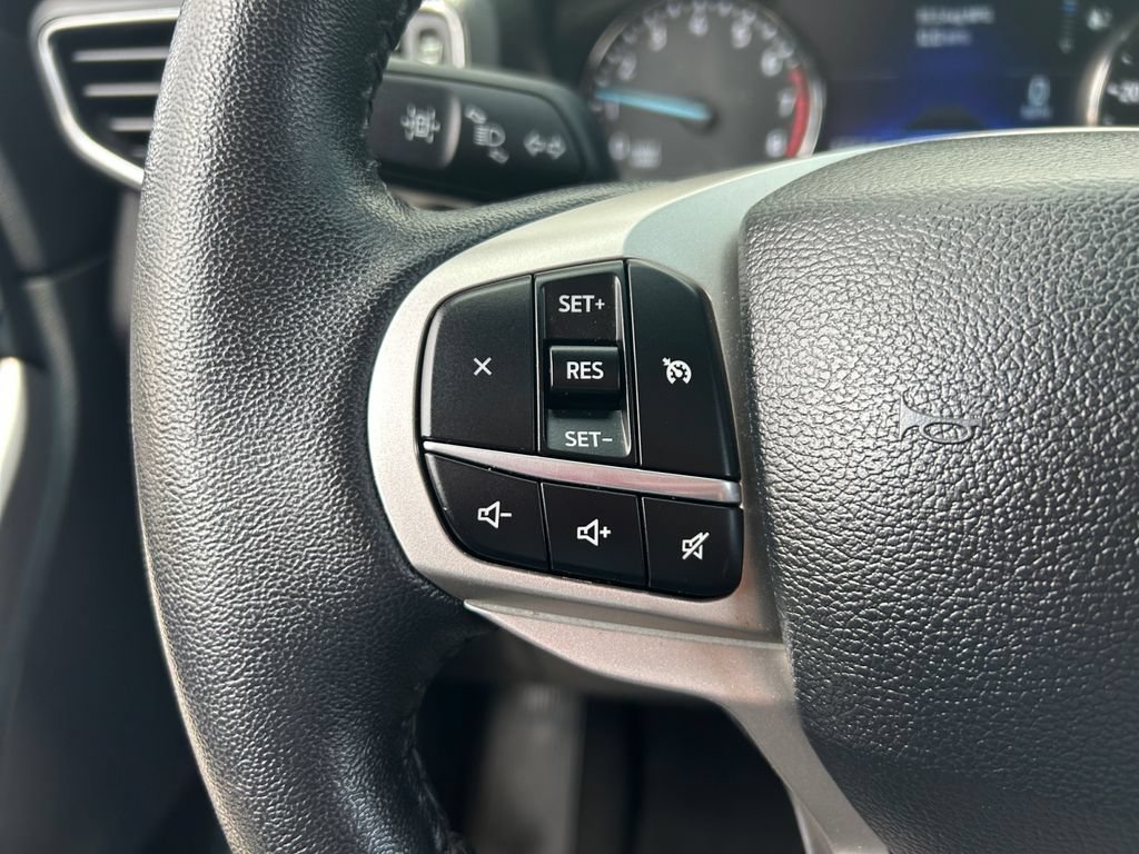 Used 2024 Ford Explorer XLT w/ Equipment Group 202A AWD/4WD image 27