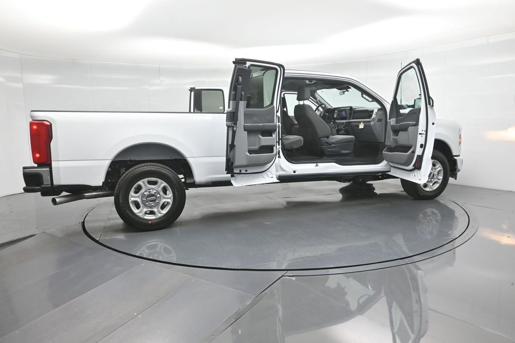 New 2026 Ford F350 XLT RWD image 4