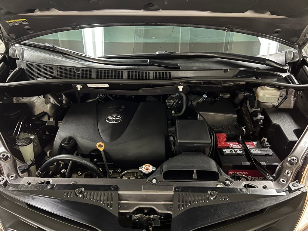 Certified 2020 Toyota Sienna L image 39