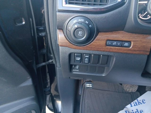 Used 2020 Nissan Titan Platinum Reserve w/ Moonroof Package image 16