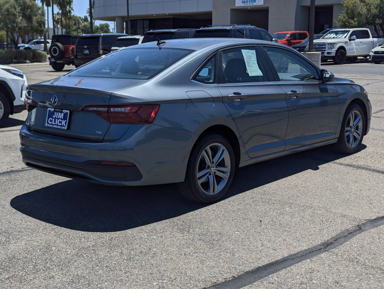 Used 2024 Volkswagen Jetta SE FWD image 2