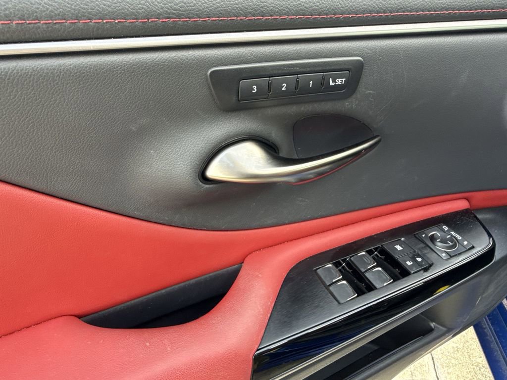 Used 2023 Lexus ES 350 F Sport w/ Accessory Package (Z2) image 17