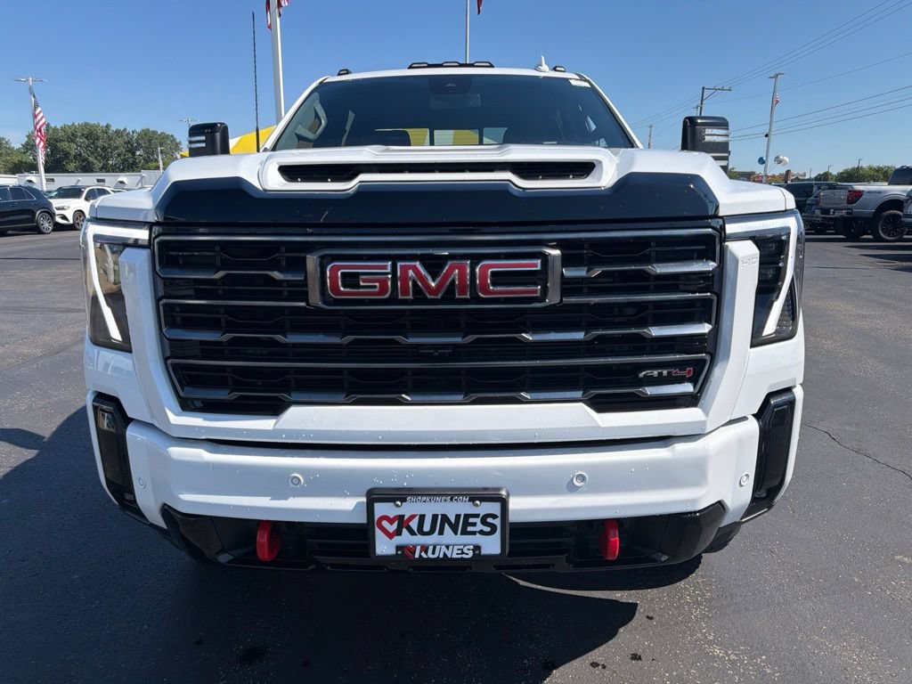Used 2025 GMC Sierra 2500 AT4 AWD/4WD image 11