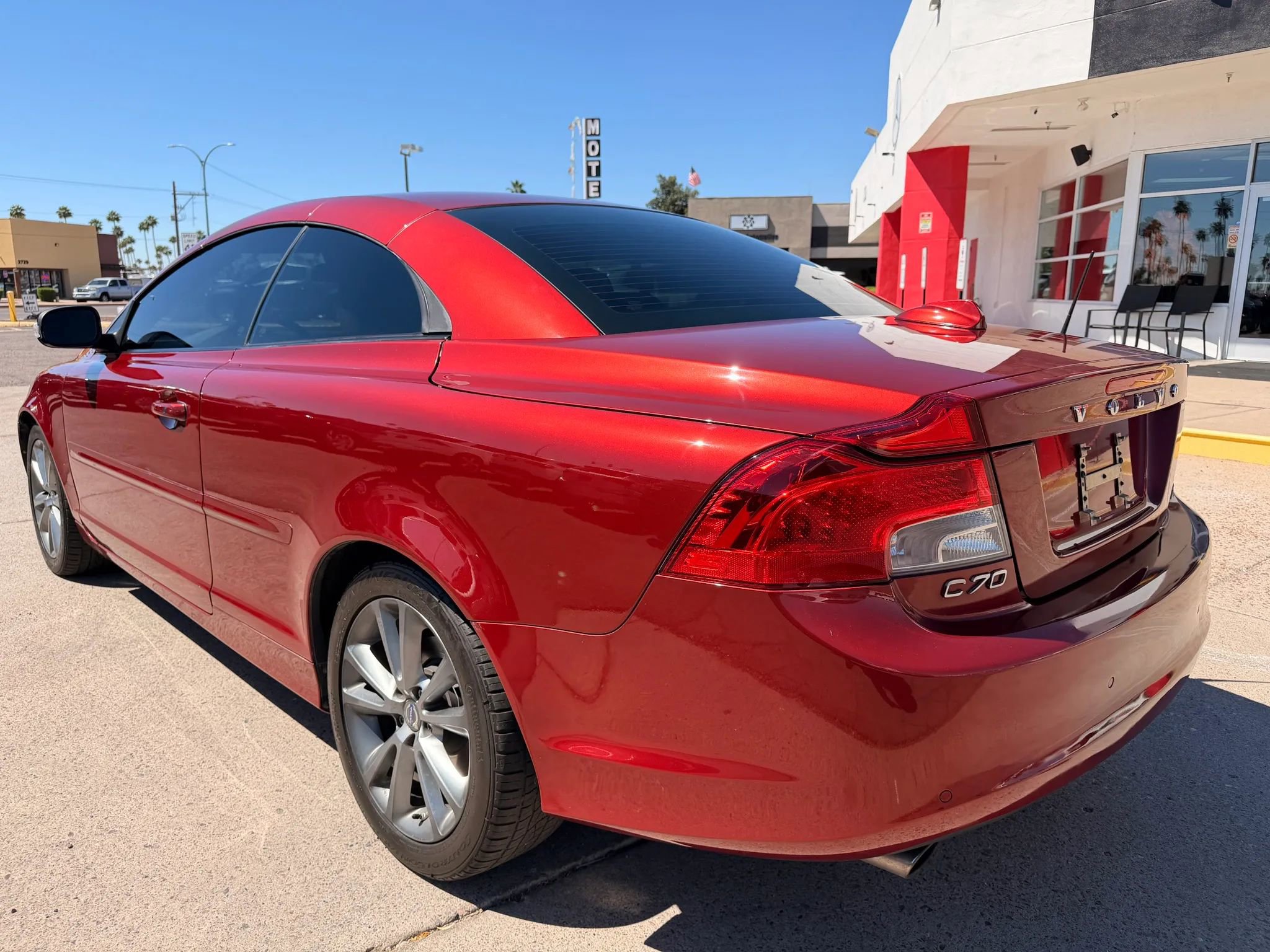 Used 2011 Volvo C70 T5 w/ Multimedia Pkg image 7