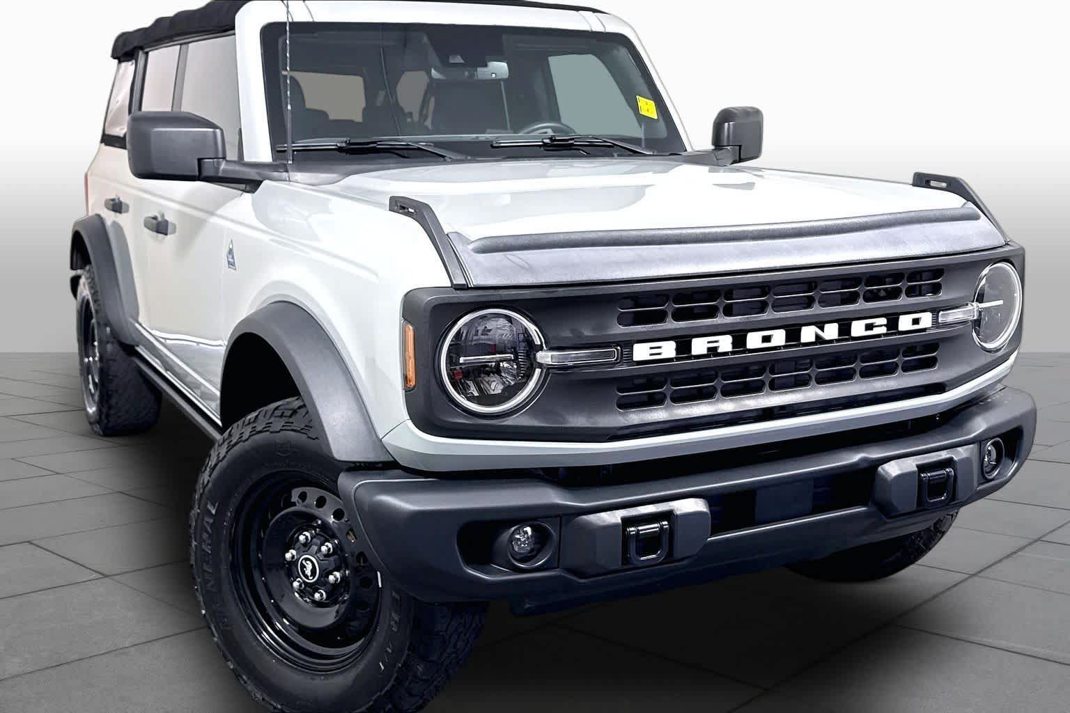 Used 2022 Ford Bronco Black Diamond AWD/4WD image 2