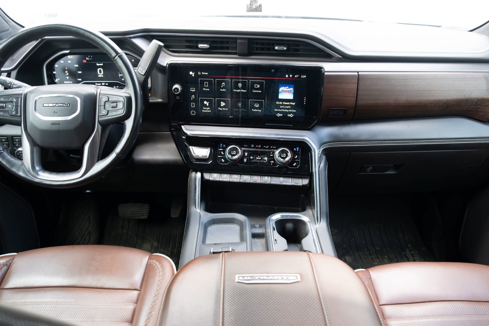 Used 2024 GMC Sierra 3500 Denali Ultimate AWD/4WD image 21