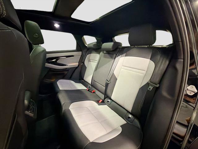 New 2026 Land Rover Range Rover Evoque Hoxton AWD/4WD image 25