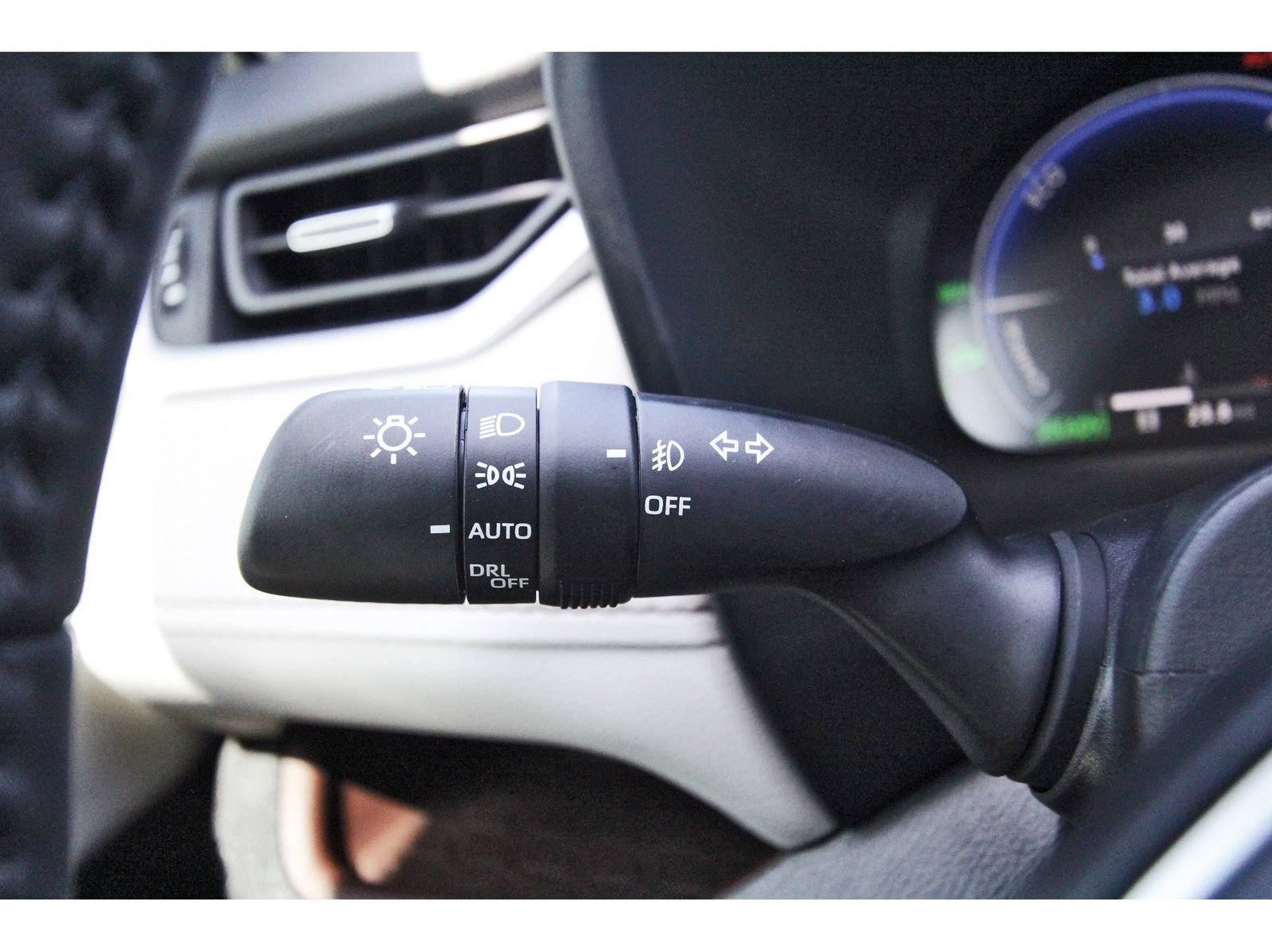 Used 2025 Toyota RAV4 Limited w/ Advanced Technology Package AWD/4WD image 21