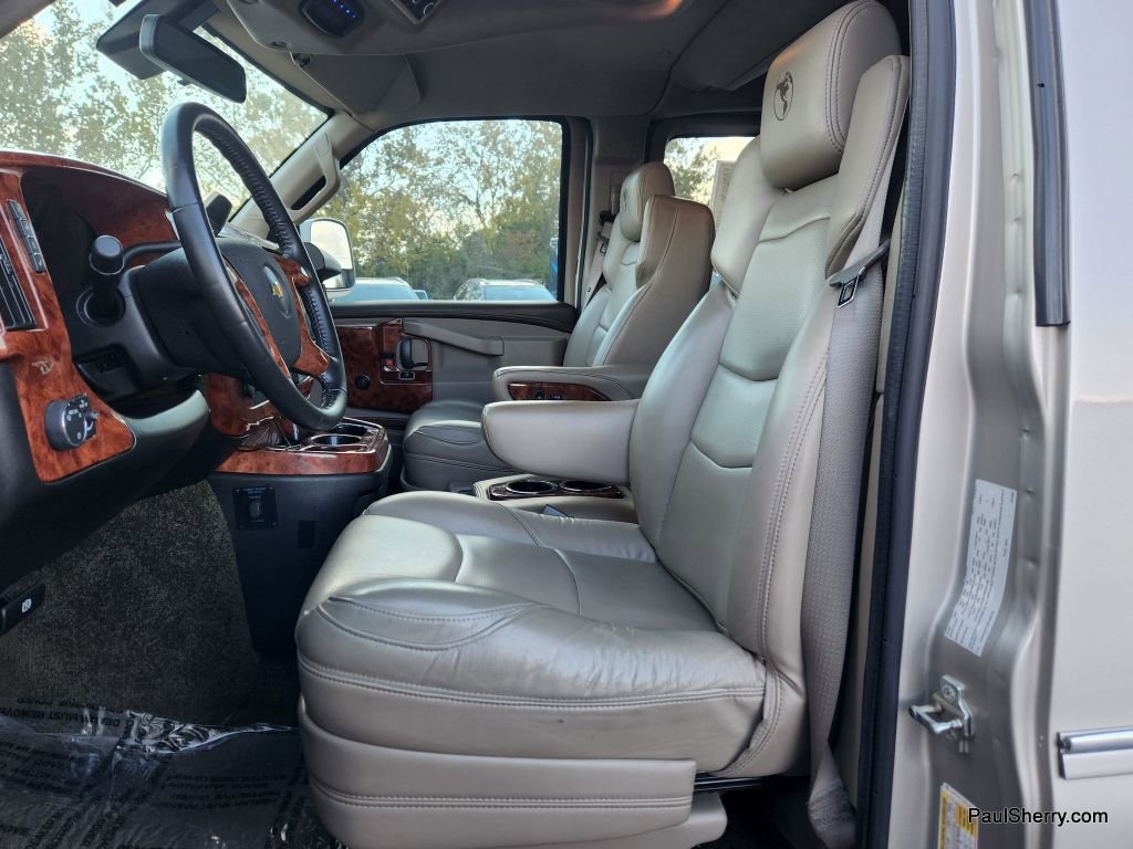 Used 2021 Chevrolet Express 2500 LS w/ Enhanced Convenience Package image 28