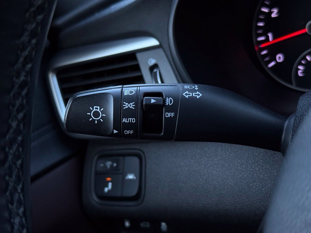 Used 2019 Kia Optima SX FWD image 25