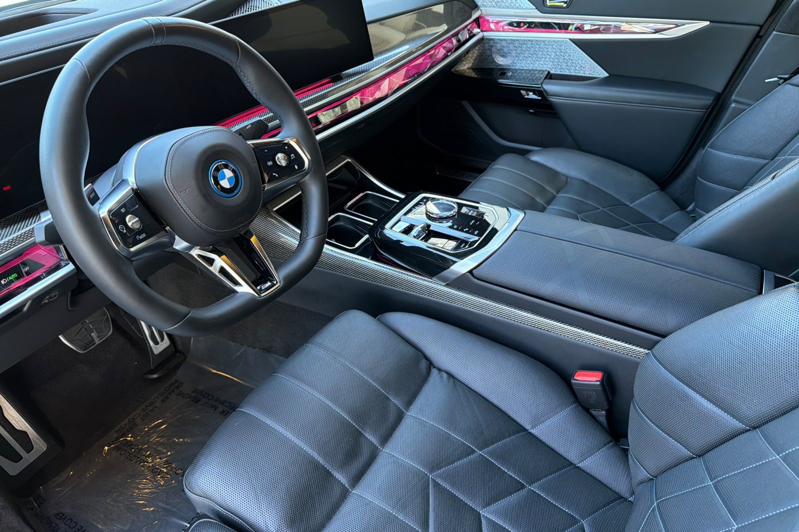 Used 2023 BMW i7 xDrive60 w/ Executive Package 2 AWD/4WD image 11
