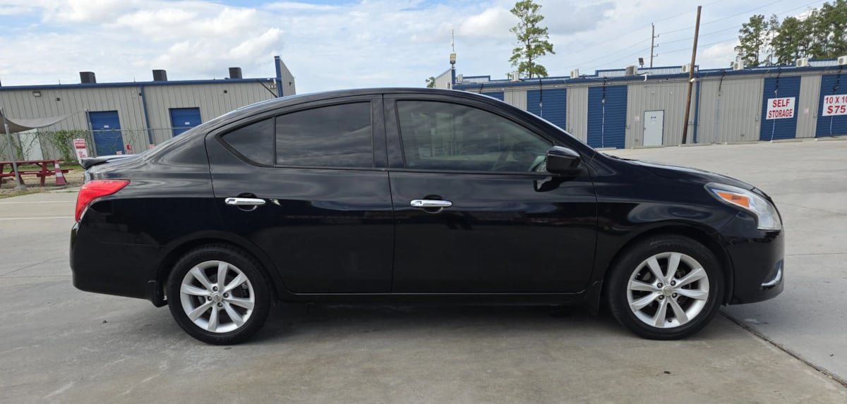 Used 2015 Nissan Versa w/ SL Tech Package FWD image 37