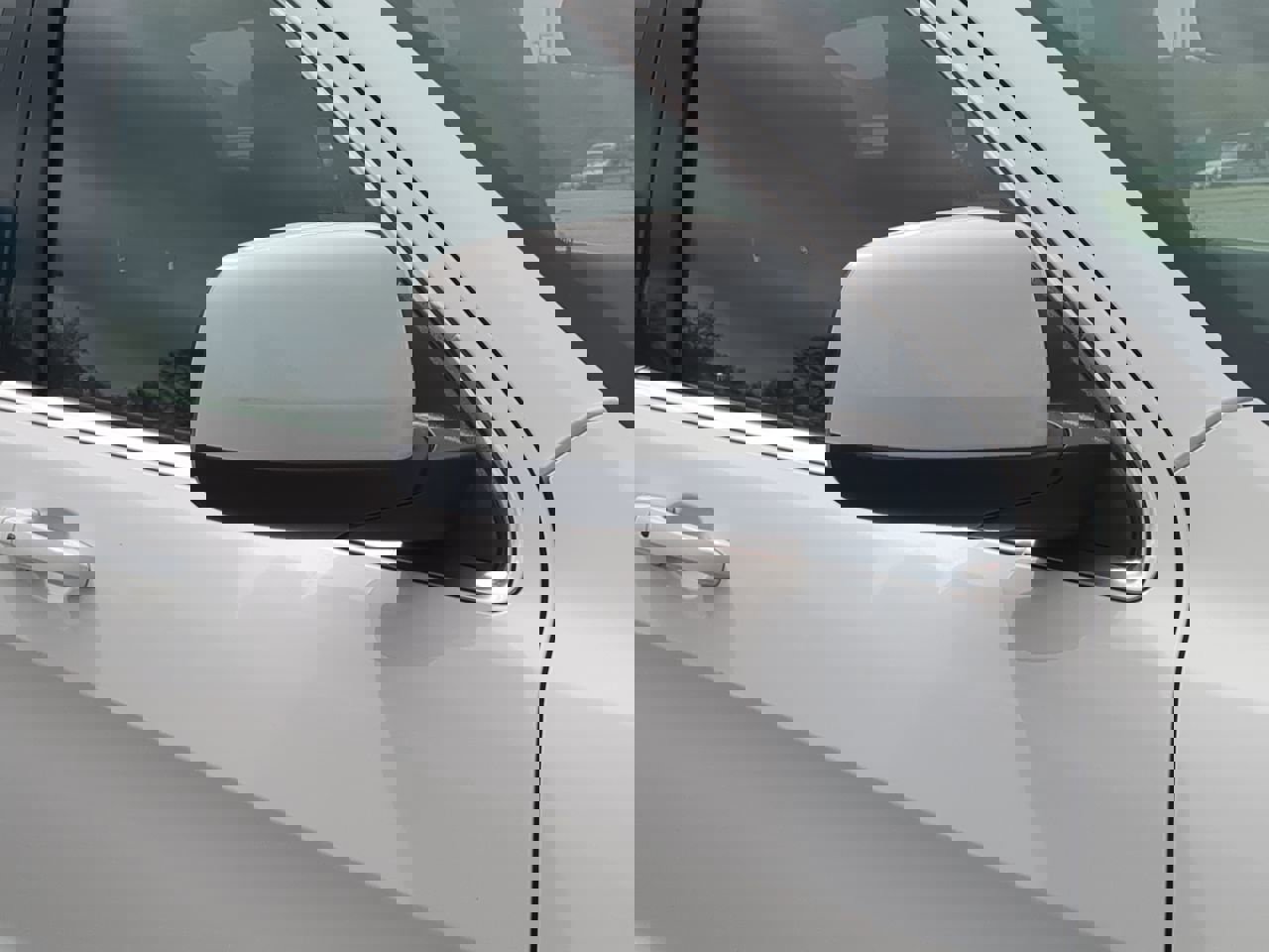 Used 2019 Jeep Grand Cherokee Laredo w/ Laredo X Package image 10