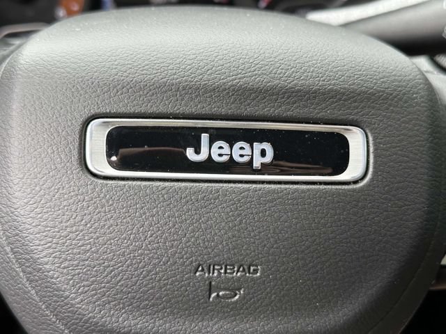 Used 2024 Jeep Compass Latitude w/ Sun and Sound Group AWD/4WD image 31