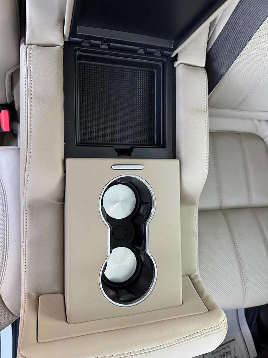 Used 2016 Land Rover Range Rover Sport HSE image 40