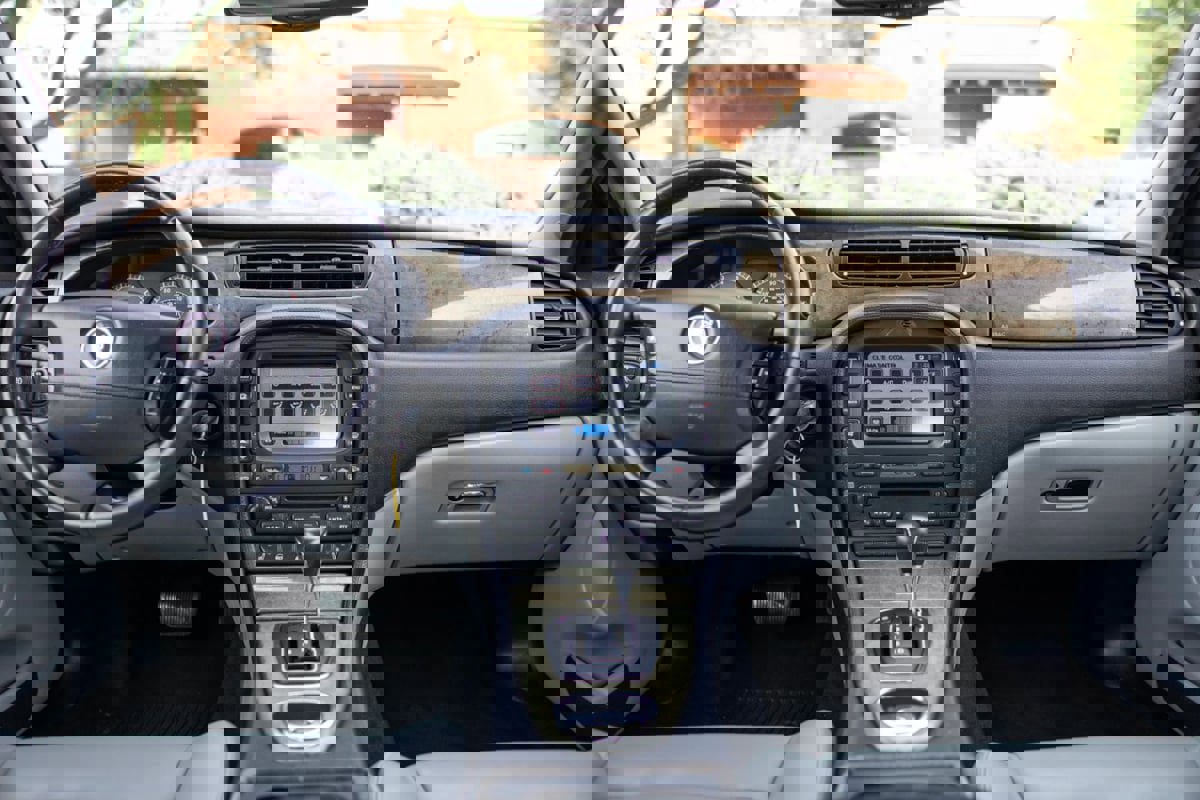 Used 2003 Jaguar S-TYPE R image 19