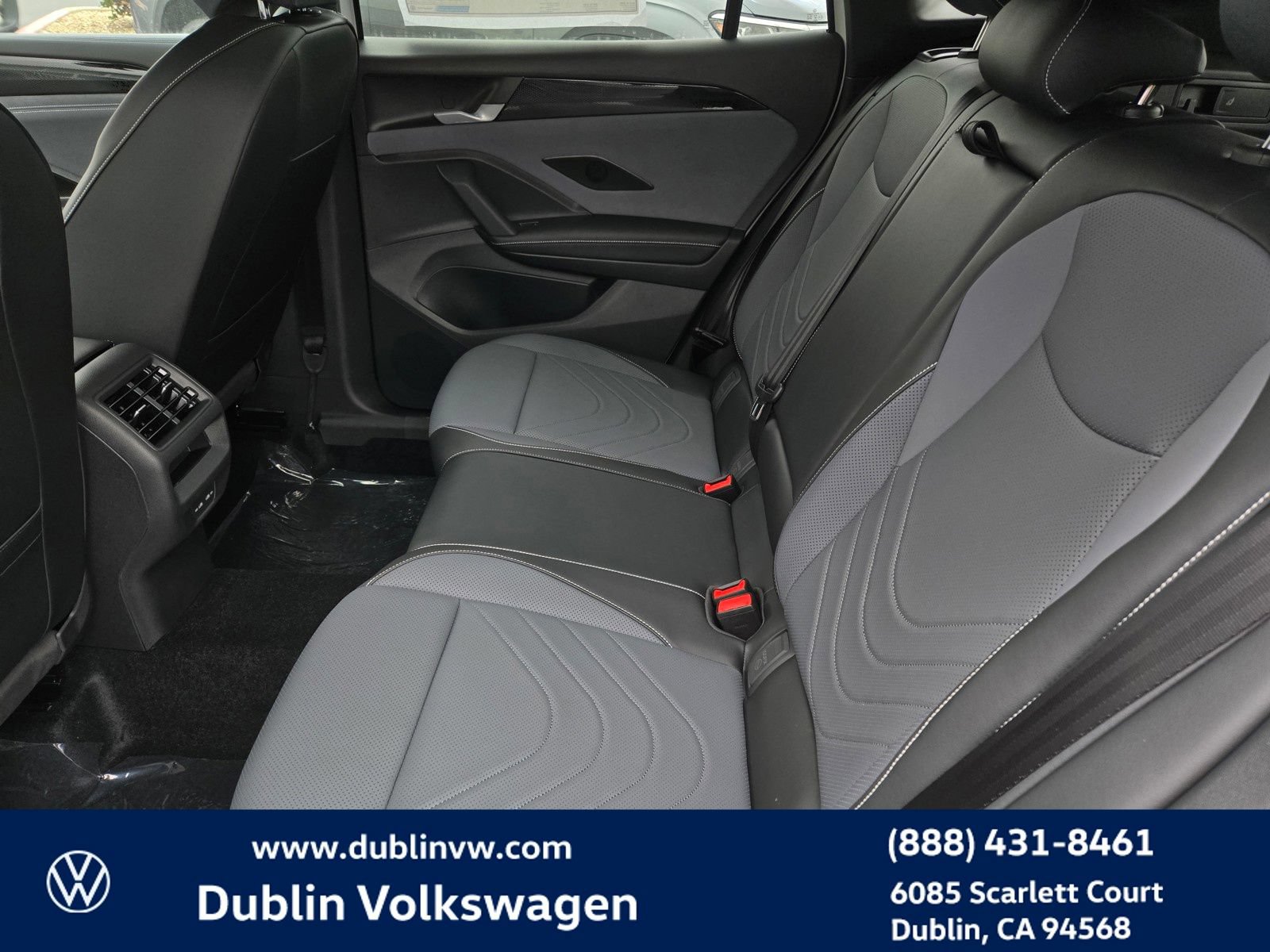 New 2026 Volkswagen Tiguan SE R-Line FWD image 10
