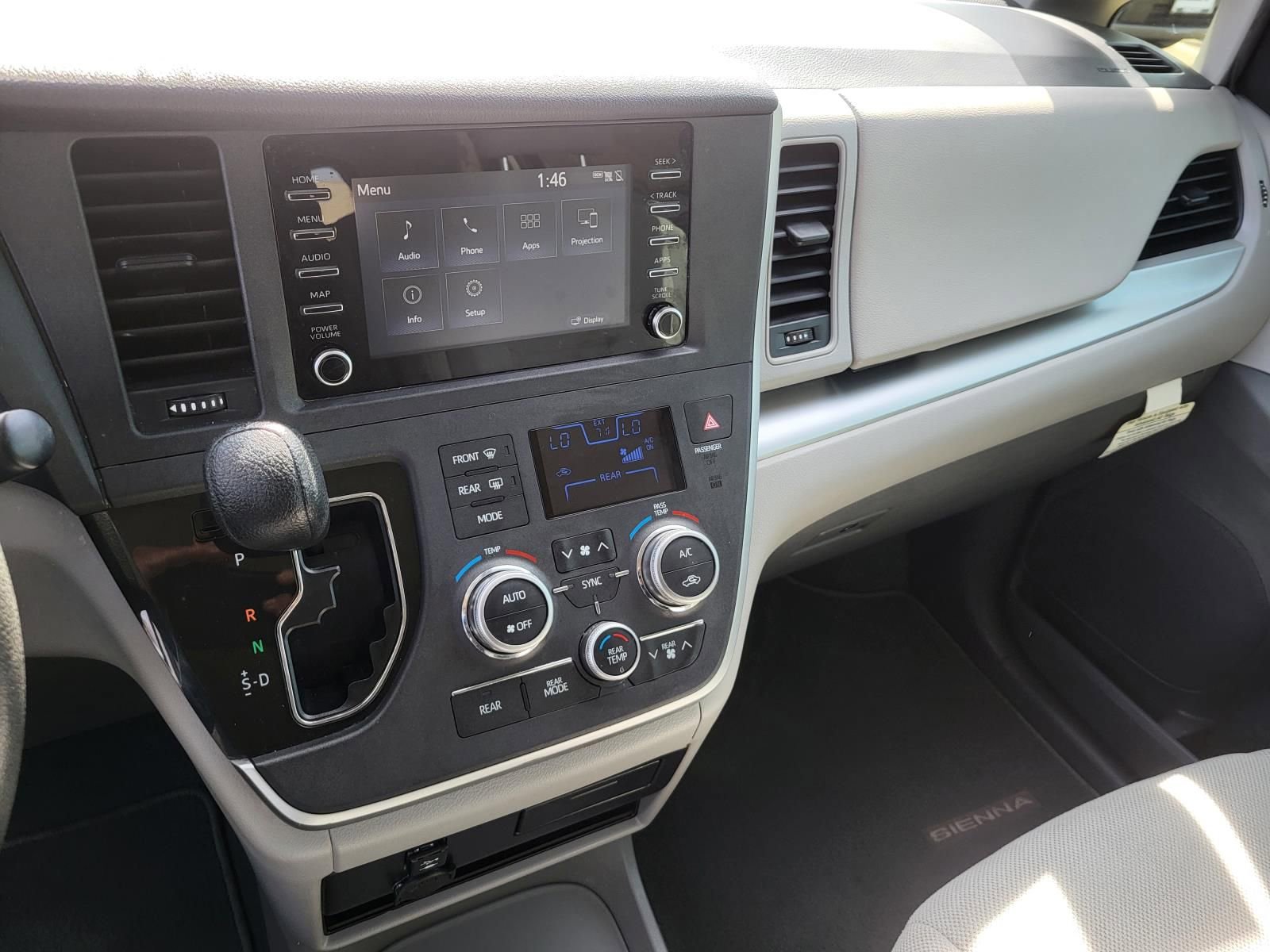 Used 2020 Toyota Sienna L image 20