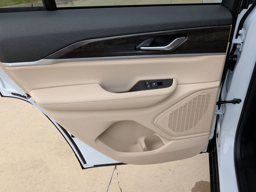 New 2025 Jeep Grand Cherokee Limited image 43