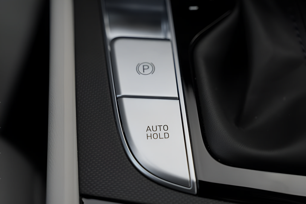 Certified 2026 Hyundai Elantra Limited FWD image 32
