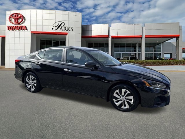 Used 2024 Nissan Altima 2.5 S image 1