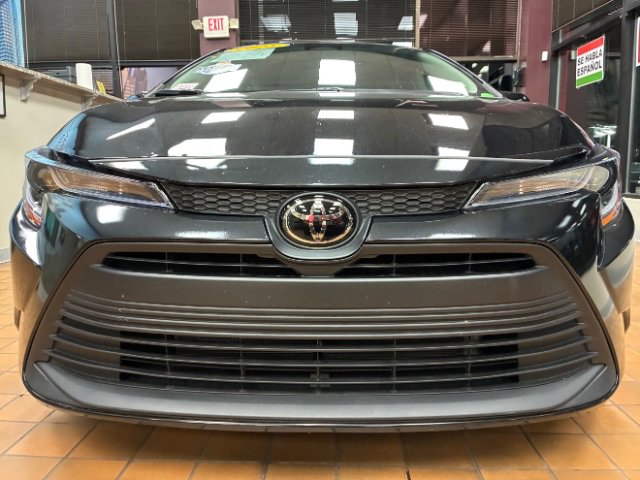 Used 2025 Toyota Corolla LE image 4