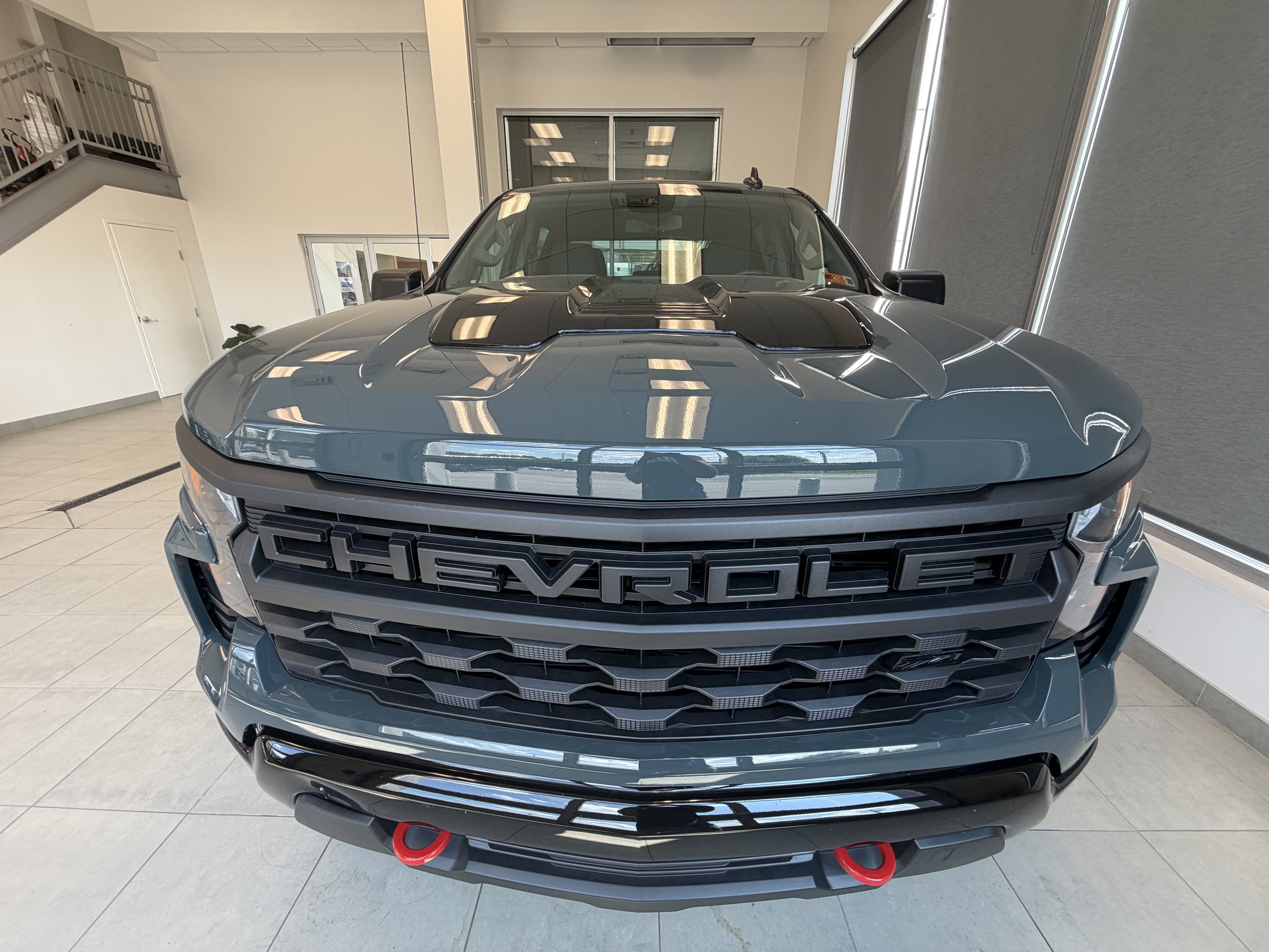 Used 2026 Chevrolet Silverado 1500 Custom Trail Boss w/ LPO, Dark Essentials Package AWD/4WD image 6