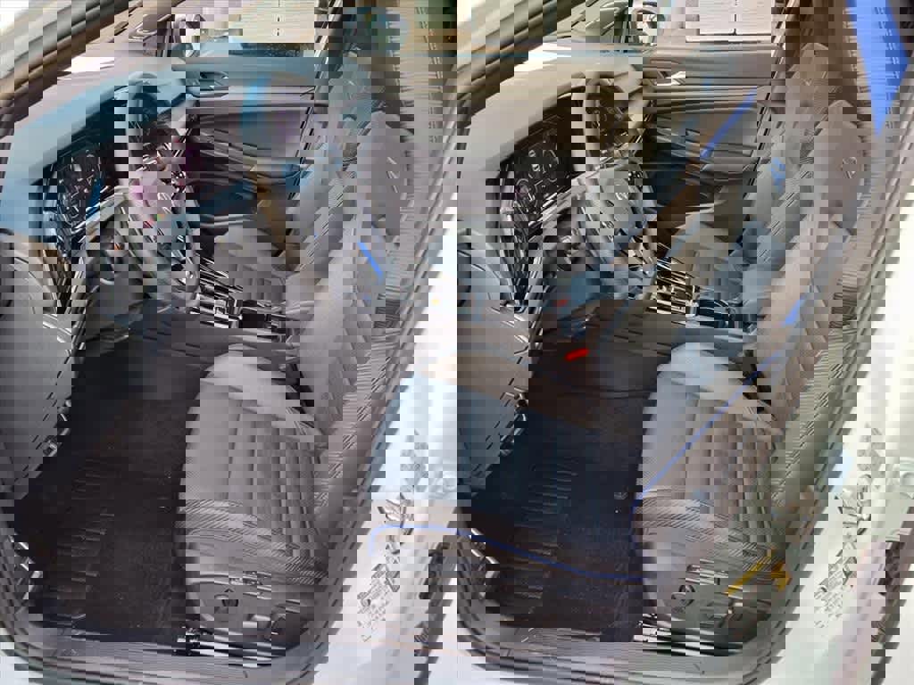 Used 2024 Volkswagen Golf R image 15