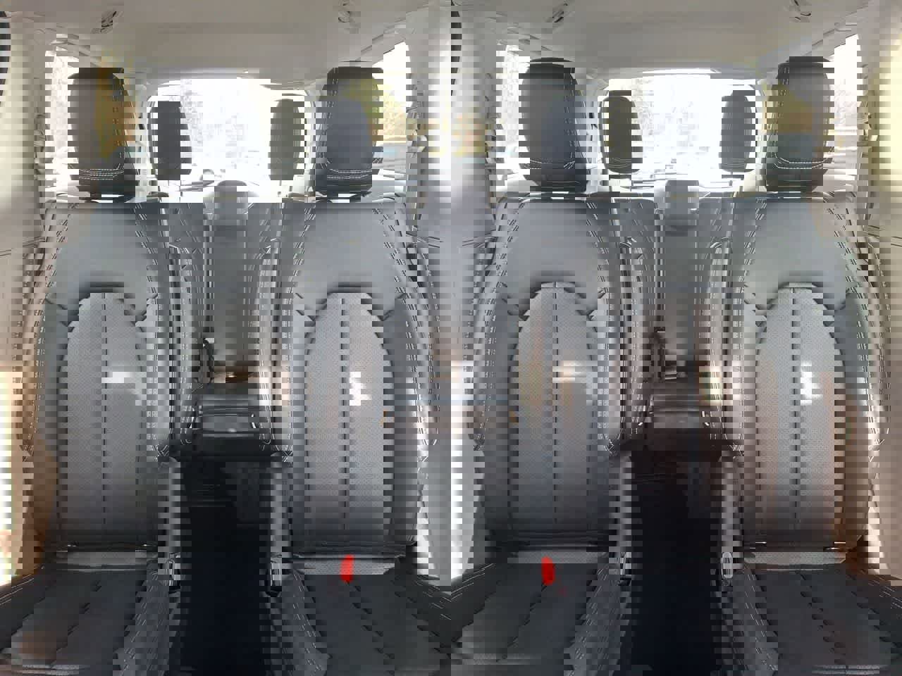 Used 2024 Chrysler Pacifica Select image 13