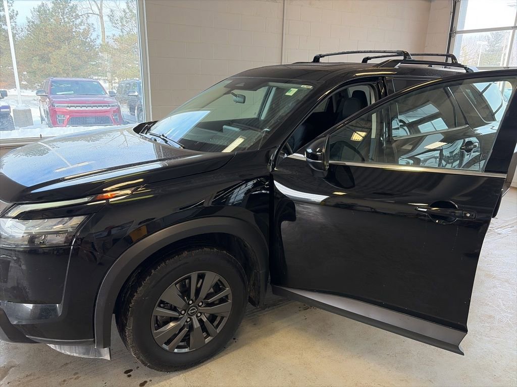 Used 2023 Nissan Pathfinder SV w/ Cargo Package AWD/4WD image 59